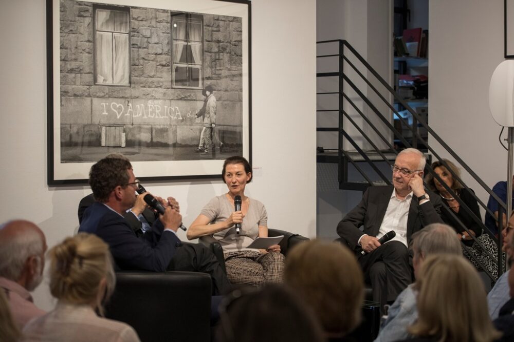 Kai Diekmann, Christiane Hoffmans und Fritz Pleitgen (v. l. n. r.). Foto: Hojabr Riahi