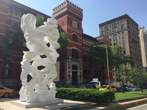 Tony Cragg sculpture runner new york park avenue