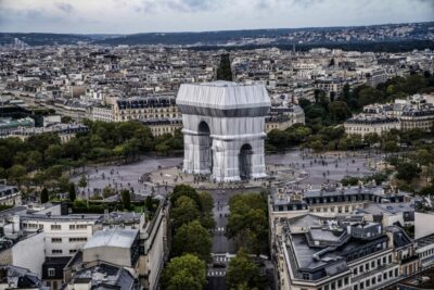 Christo Paris Arc de Triomphe, Wolfgang Volz, Motiv 1, 2021 Originalfotografie. 100 x 66,5 cm. Limitiert auf 7 Exemplare zzgl. 2 A.P.