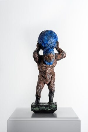 Markus Lüpertz Atlas Bronze-Skulptur, 2013. Handbemalt. Edition von 45 nummerierten Exemplaren zzgl. E.A. Abmessungen (HxBxT) 37 x 16 x 15 cm