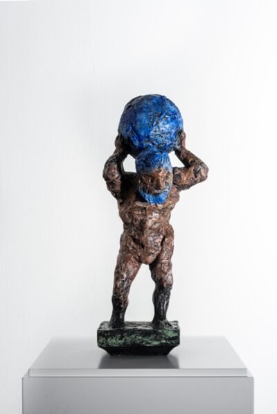 Markus Lüpertz Atlas Bronze-Skulptur, 2013. Handbemalt. Edition von 45 nummerierten Exemplaren zzgl. E.A. Abmessungen (HxBxT) 37 x 16 x 15 cm