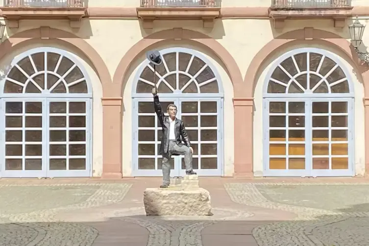 Stephan Balkenhol Demokratiedenkmal Neustadt